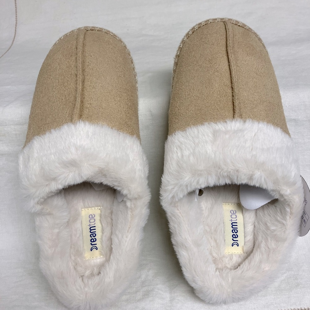 NWT, women’s slippers, indoor/outdoor, beige, M (7-8)